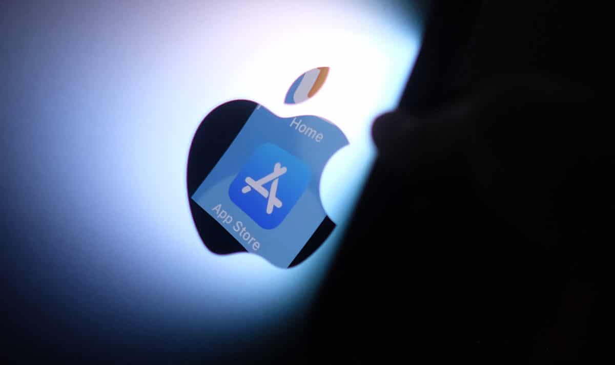 Billion-pound lawsuit against Apple over App Store opens in UK