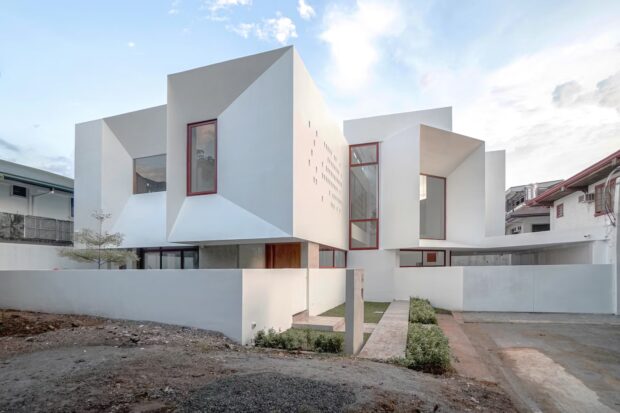 (Photo from architizer.com courtesy of Jim Caumeron Design)