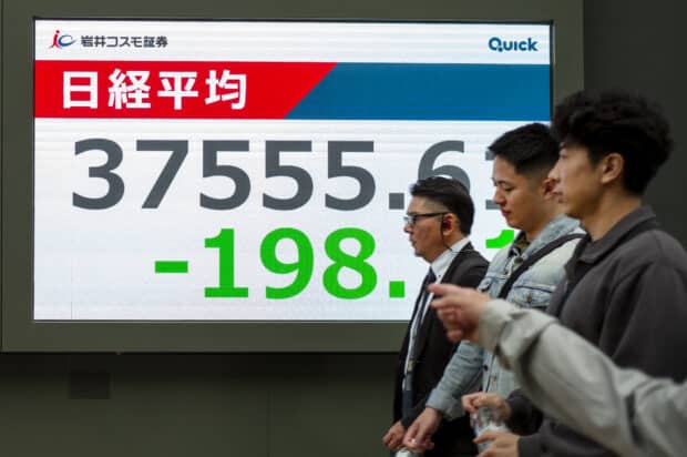 Stock markets fall as Trump threatens tariffs on EU, Apple