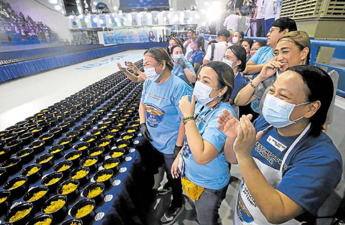 Malabon ‘panciterias’ set aside rivalry to achieve new Guinness record